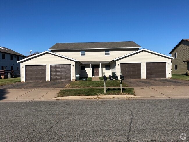 Building Photo - 2310 Meadow Ln