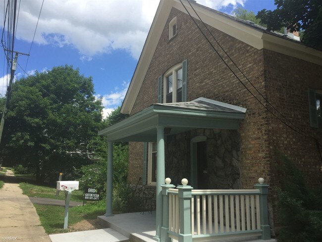 Foto del edificio - 2 br, 1 bath Flat - 321 N Main St Apt 3