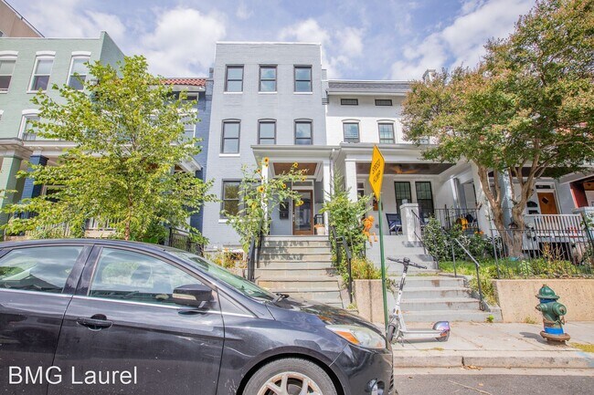 Foto del edificio - 3 br, 3 bath House - 1423 Meridian Pl NW (#2)