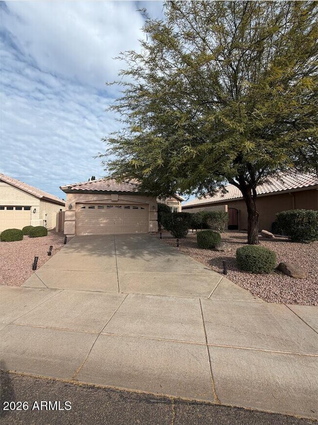 Foto del edificio - 998 E Mission Dr