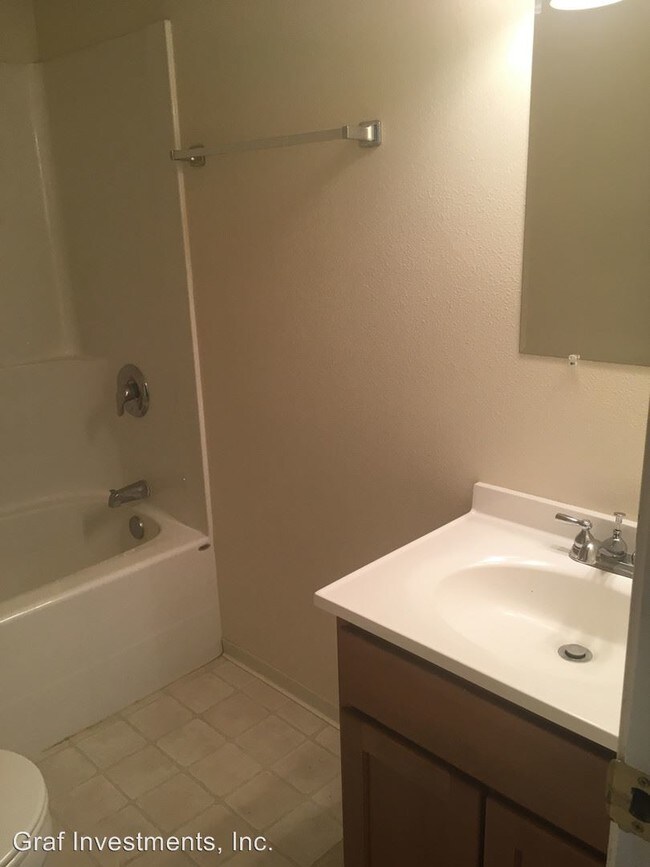 Building Photo - 3 br, 2 bath House - 1690 Reservoir Loop