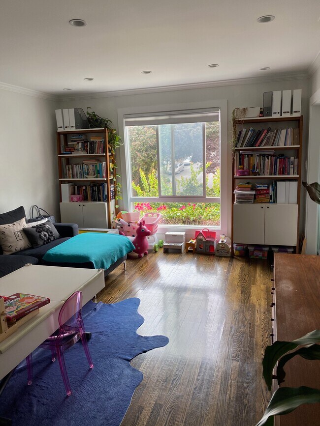 Building Photo - 264 Parnassus Ave