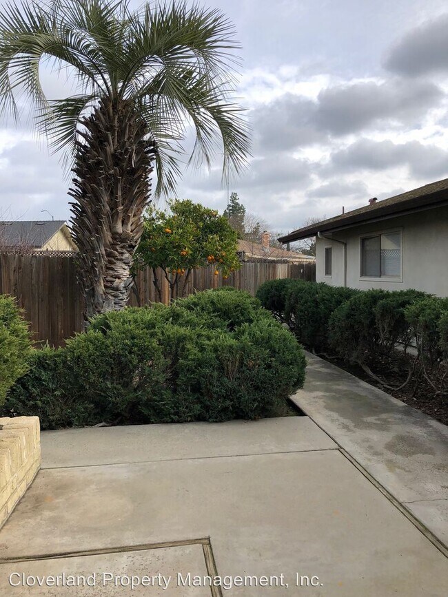 Building Photo - 2 br, 1 bath House - 2200 San Lucas Ct. #B