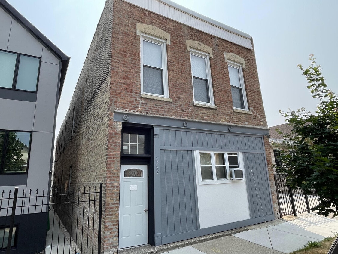Primary Photo - 3739 S Wood St