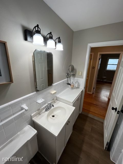 Building Photo - 3 br, 1 bath House - 22925 Doremus St