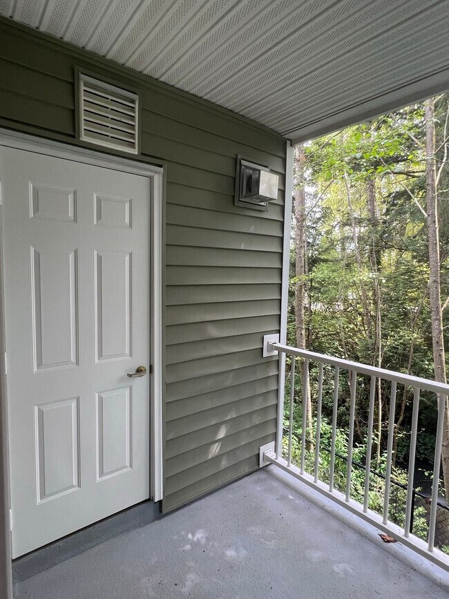 Building Photo - 2 Bed 1.75 Bath Woodlands HOA Condo
