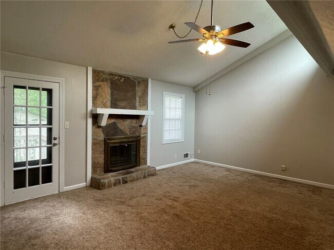 Foto del edificio - 4530 Iroquois Trail NW