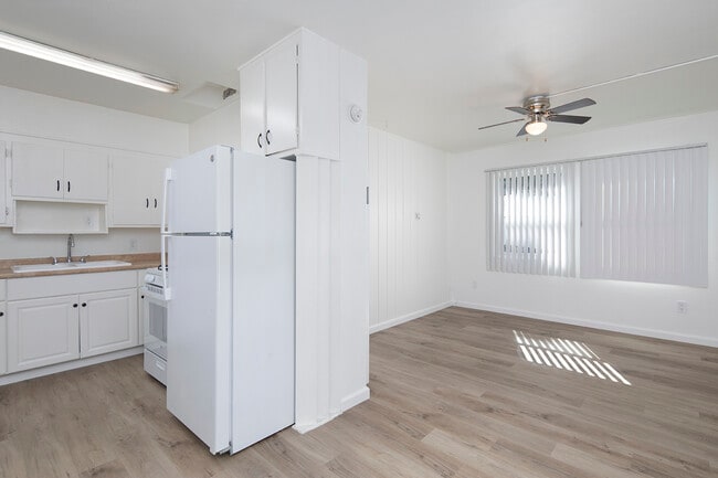 Building Photo - Aztec Lofts