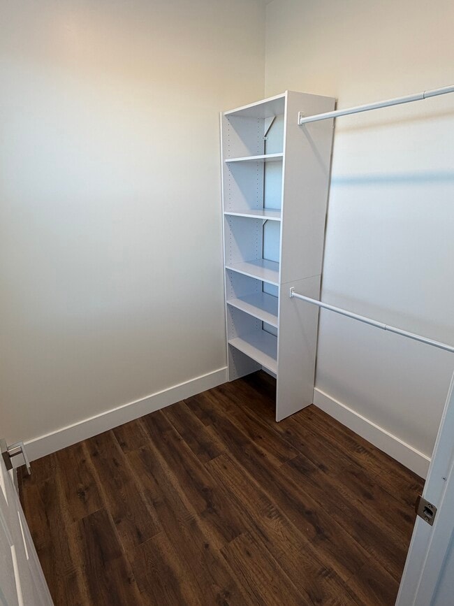 Building Photo - 1417 Woodbine Ave