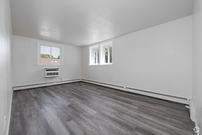 2BR, 1BA - 860SF - Living Room - Hopewell Gardens