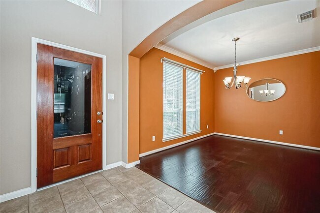 Foto del edificio - 2218 Falcon Knoll Ln