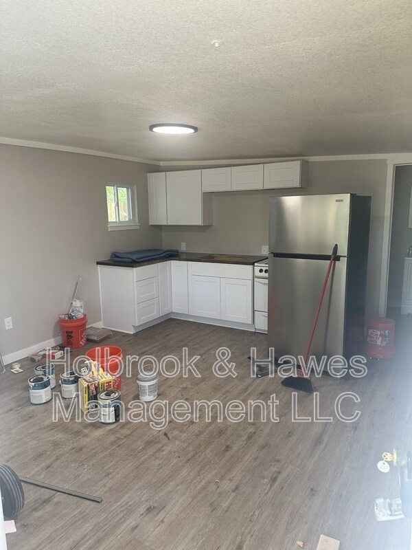 Building Photo - 323 1/2 Scott Avenue