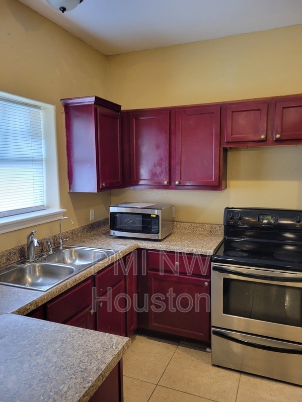 Building Photo - 14926 Darbydale Dr