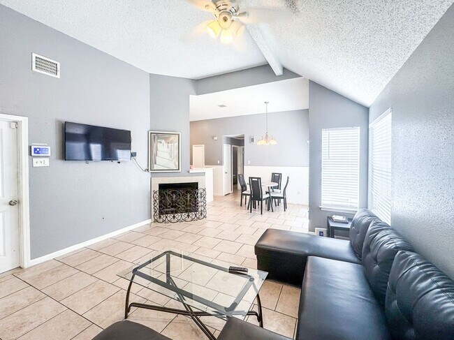 Foto del edificio - 18579 N Lyford Dr
