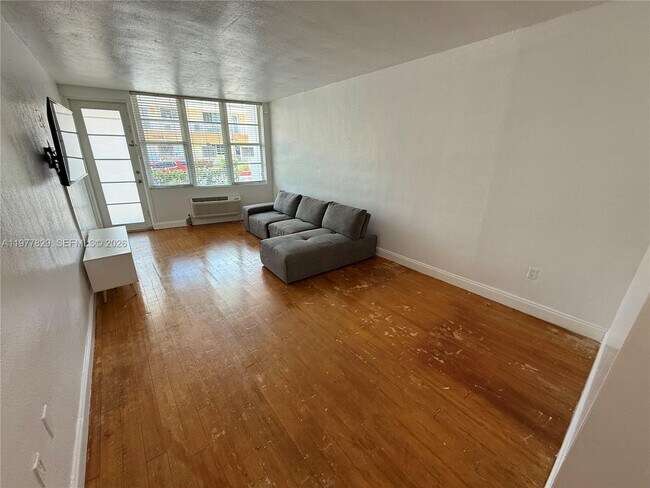 Building Photo - 300 74th St