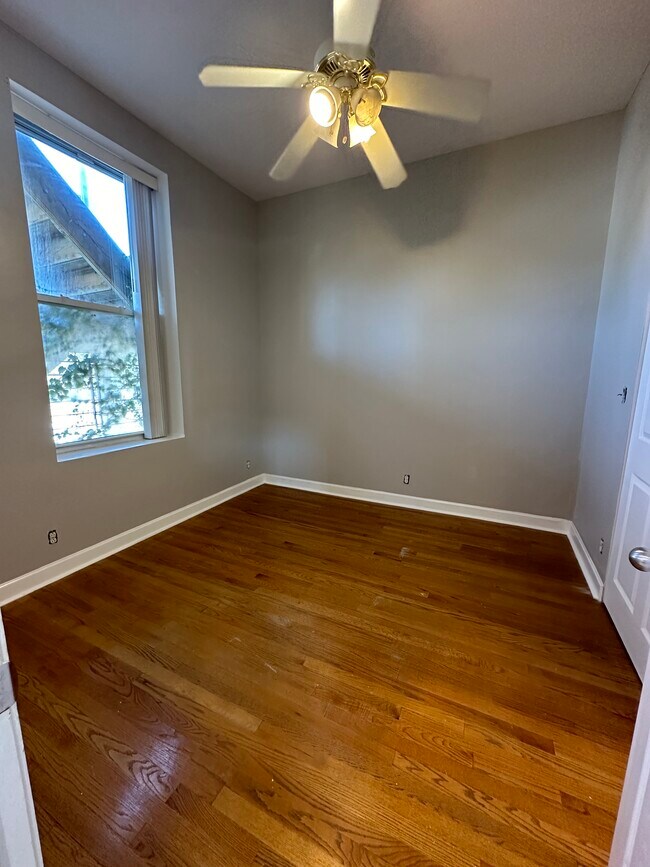 Foto del edificio - 4879 N Lincoln Ave