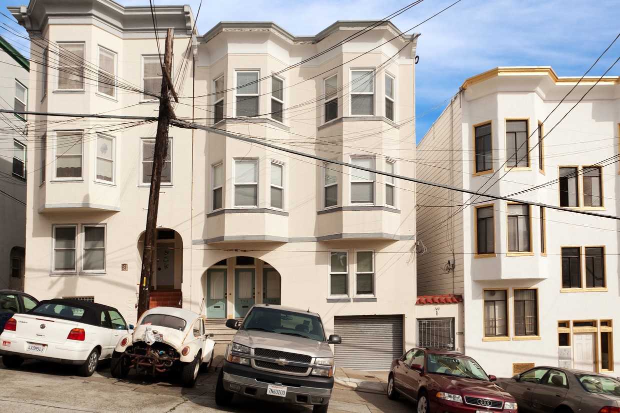 Building Photo - 734-740 Green St