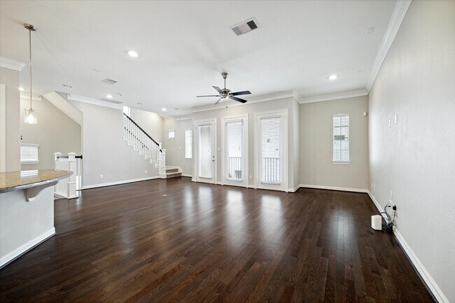 Foto del edificio - 430 N Live Oak St