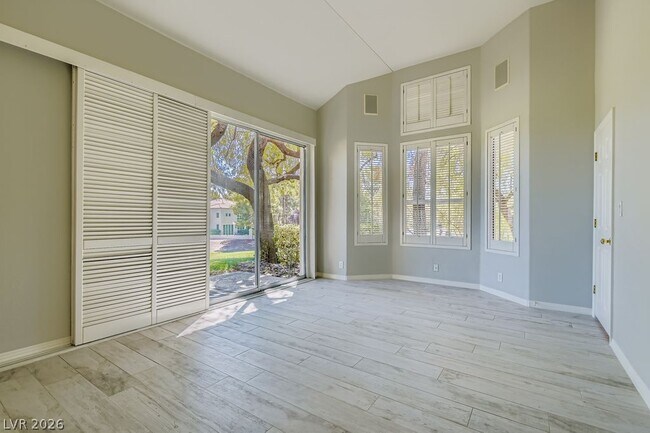 Foto del edificio - 5016 Mt Pleasant Ln