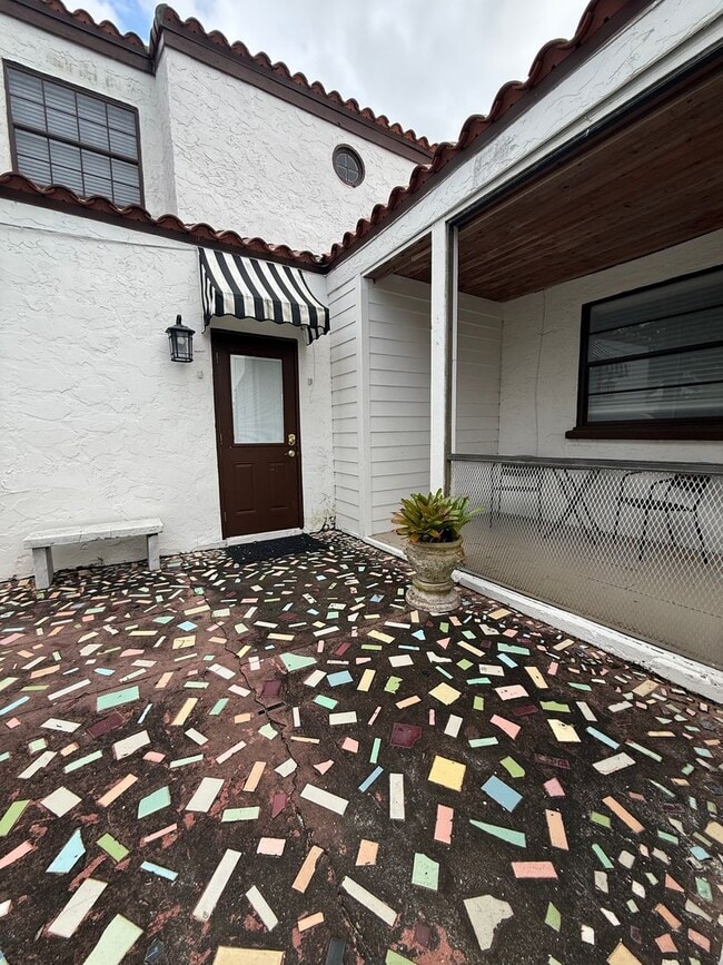 Greenbriar Efficiency - Greenbriar Efficiency Apartment