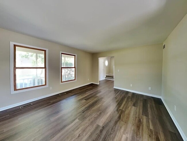 Building Photo - 875 Foran Ln