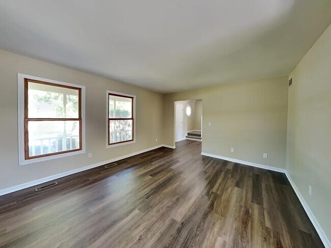 Foto del edificio - 875 Foran Ln