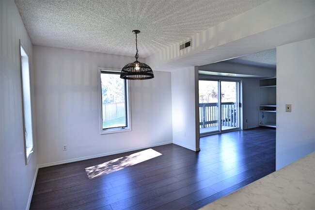 Building Photo - 6405 S Dayton St