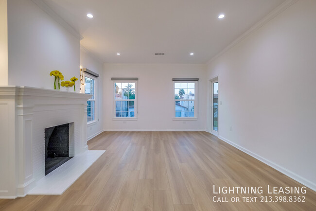 Foto del edificio - One Month Free! Stunning Newly Remodeled 3...