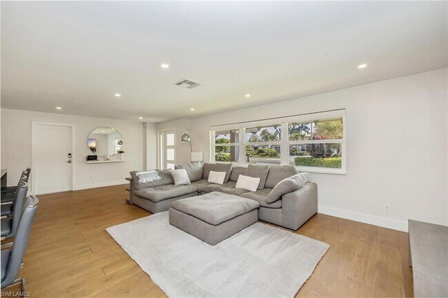 Foto del edificio - 409 Cypress Way E