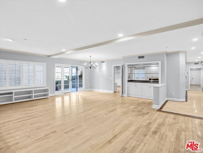 Building Photo - 277 S Spalding Dr