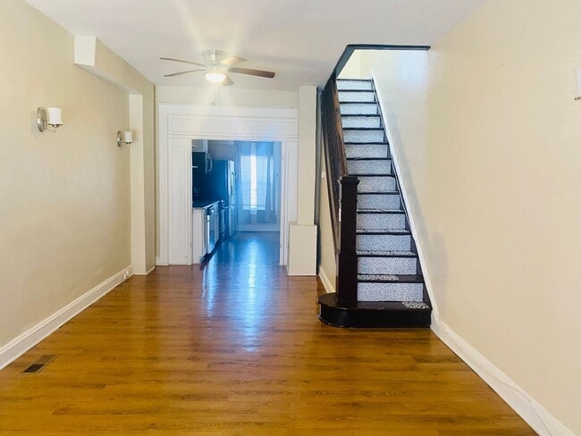 Building Photo - 2 br, 1.5 bath House - 708 N. STREEPER STREET