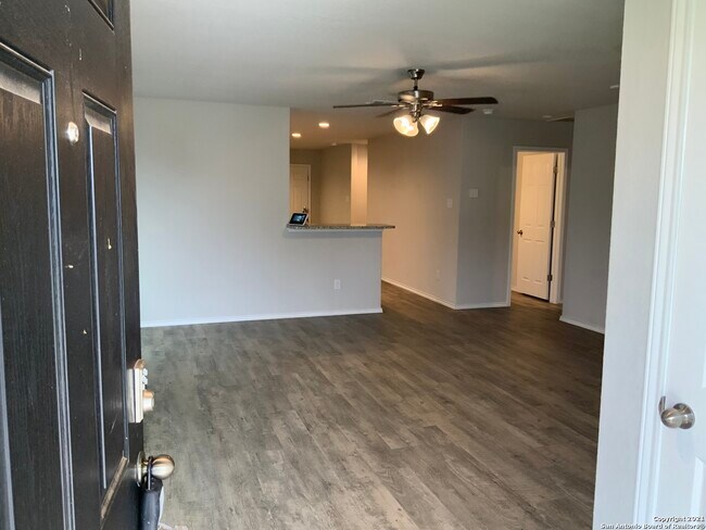 Foto del edificio - 5823 Machaela Trace