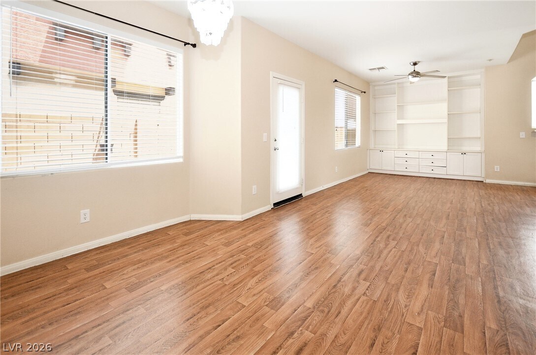 Building Photo - 10624 Allegrini Dr