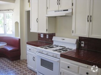 Primary Photo - 407 Canyon Dr