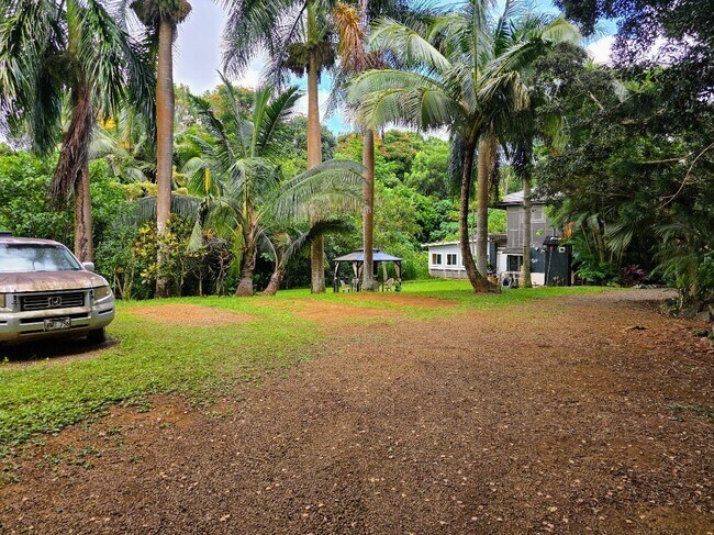 Foto del edificio - 6310 Helena Ln