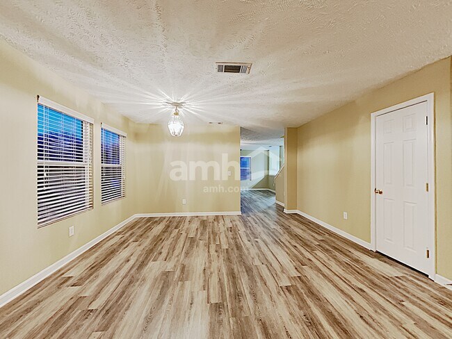 Building Photo - 1410 Dublin Ct