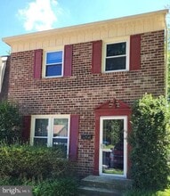 Building Photo - 524 E St Andrews Dr