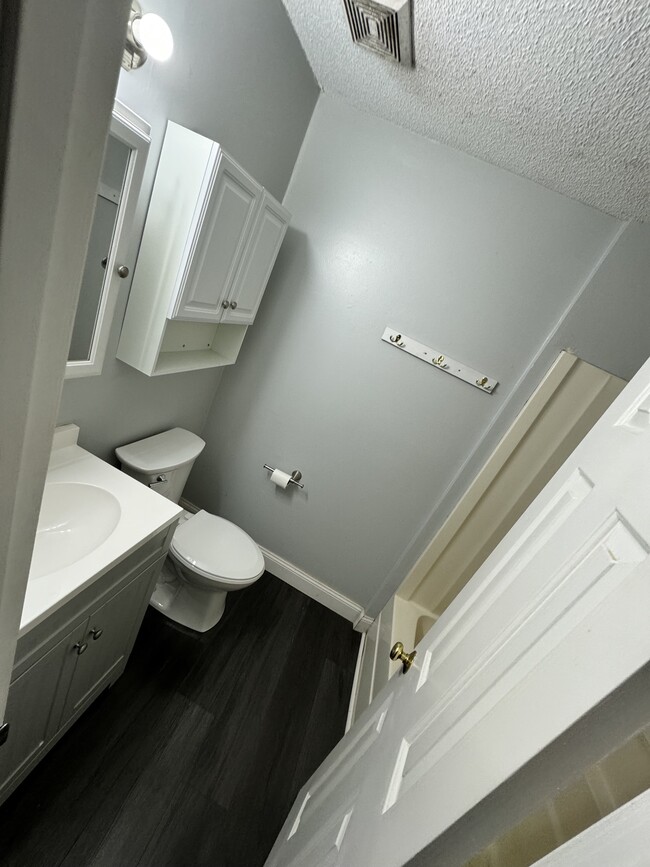 Bathroom attached to front bedroom - 1717 Cherokee Rd