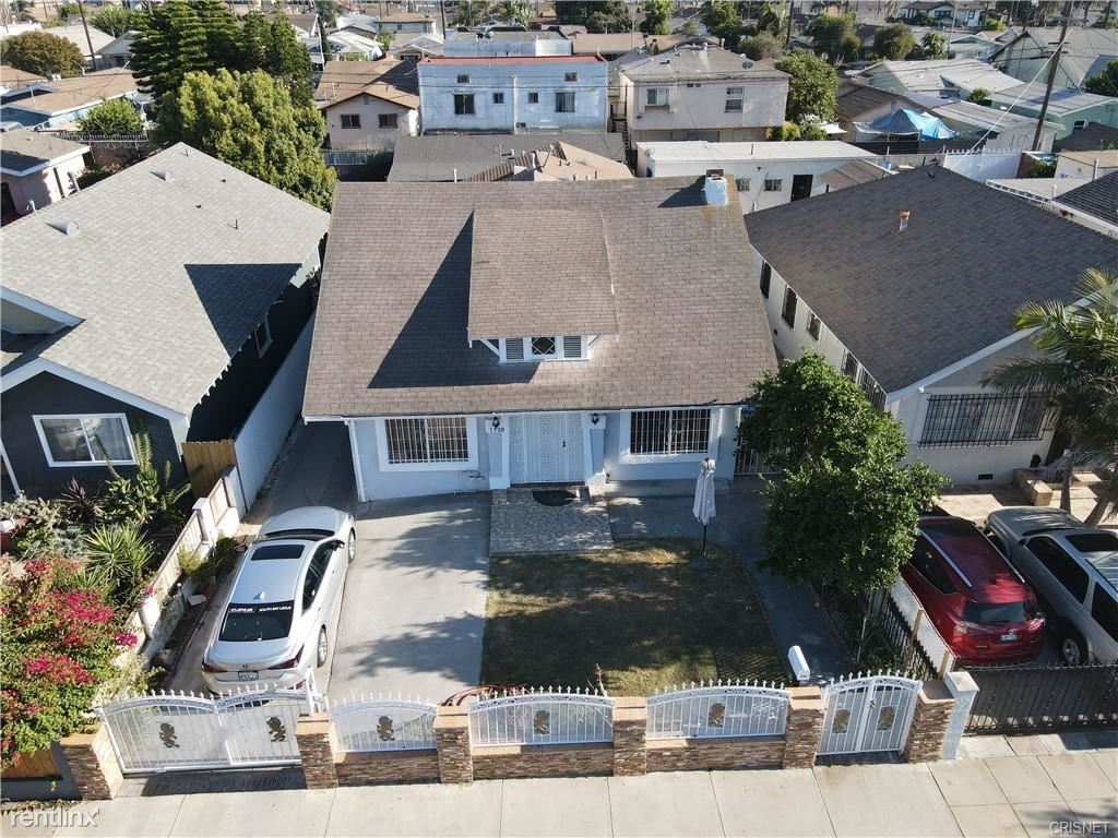 Building Photo - 5 br, 3 bath House - 1130 W 53rd St