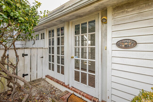 Building Photo - 607 Rosedale Rd