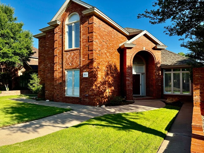 Building Photo - Garden Home in Kings Park