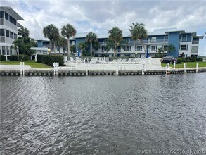Building Photo - 1858 SW Palm City Rd
