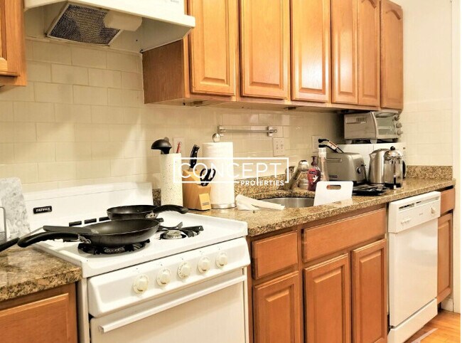 Foto del edificio - 45 Bay State Rd