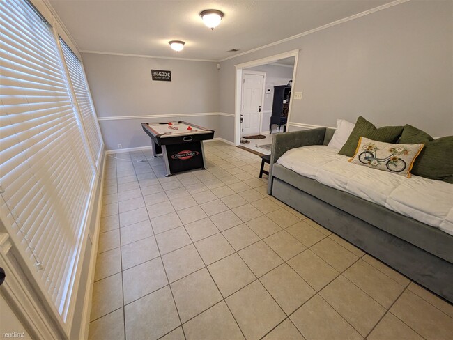 Building Photo - 3 br, 2 bath House - 6300 Mobile Highway