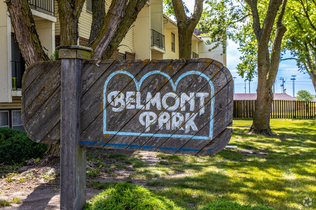 Foto del edificio - Belmont Park Apartments