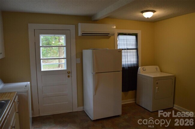 Foto del edificio - 819 Charlotte Ave