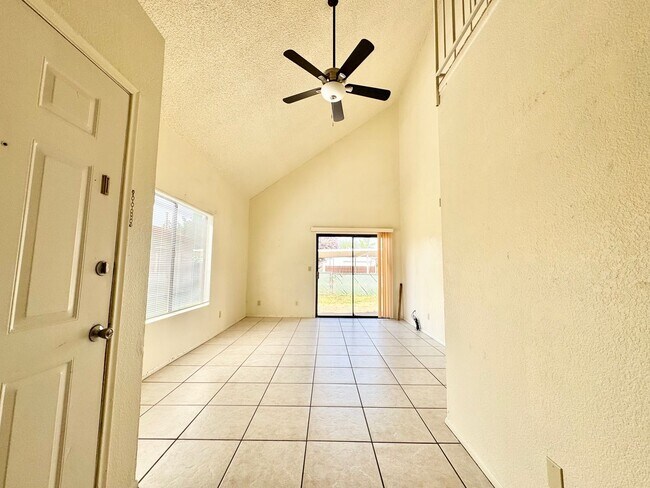 Foto del edificio - 3BR/2BA 1,140 sq.ft. rental in Sierra Vist...