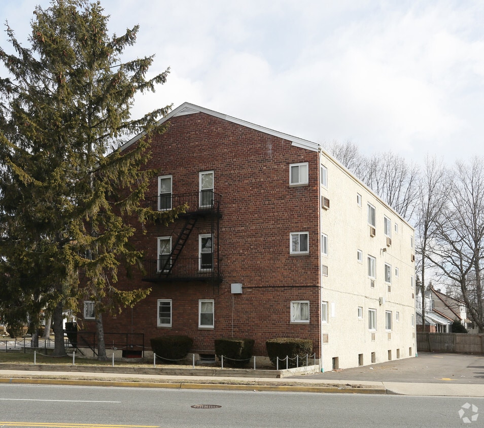 Building Photo - 260 Belmont Parkway