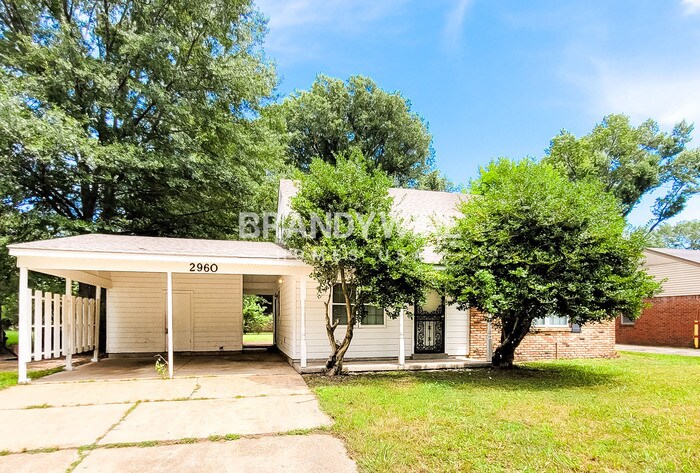 Foto principal - 2960 Cordell St