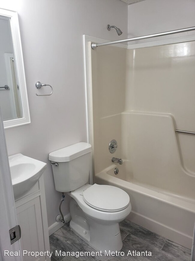 Building Photo - 4 br, 3.5 bath House - 953 Lake Drive Terrace